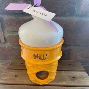 Rae Dunn Vanilla Ice Cream Birdhouse